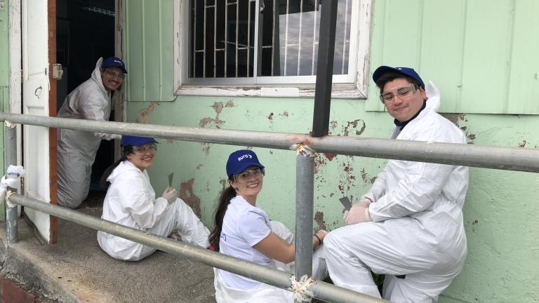 United Way volunteers upgrade a Chilean kindergarten in 2021