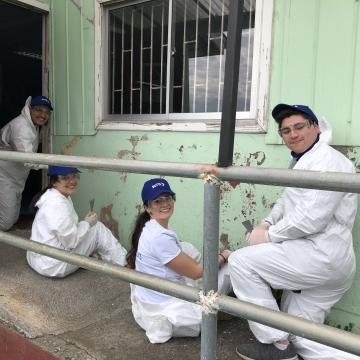 United Way volunteers upgrade a Chilean kindergarten in 2021
